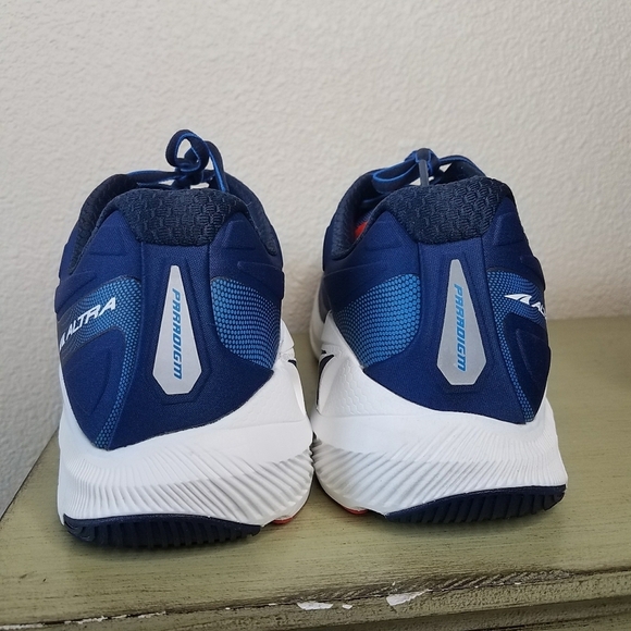 ALTRA Men's Paradigm 6 Sneakers - Picture 6 of 9